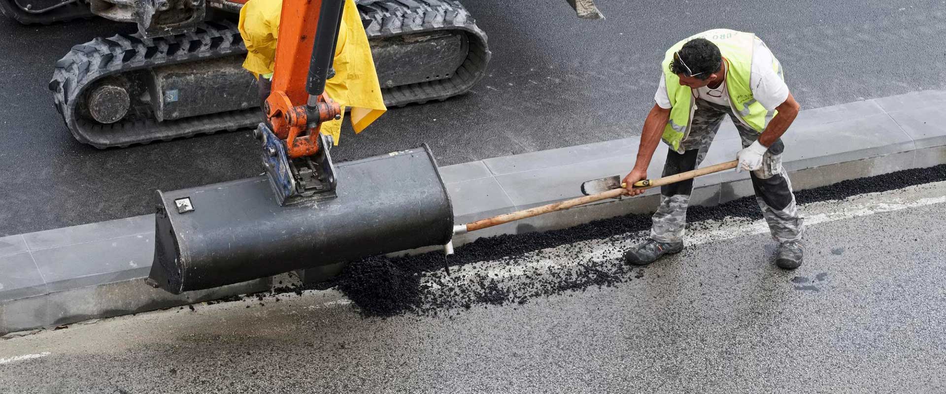 Устройство дорожного покрытия из мелкозернистого асфальтобетона